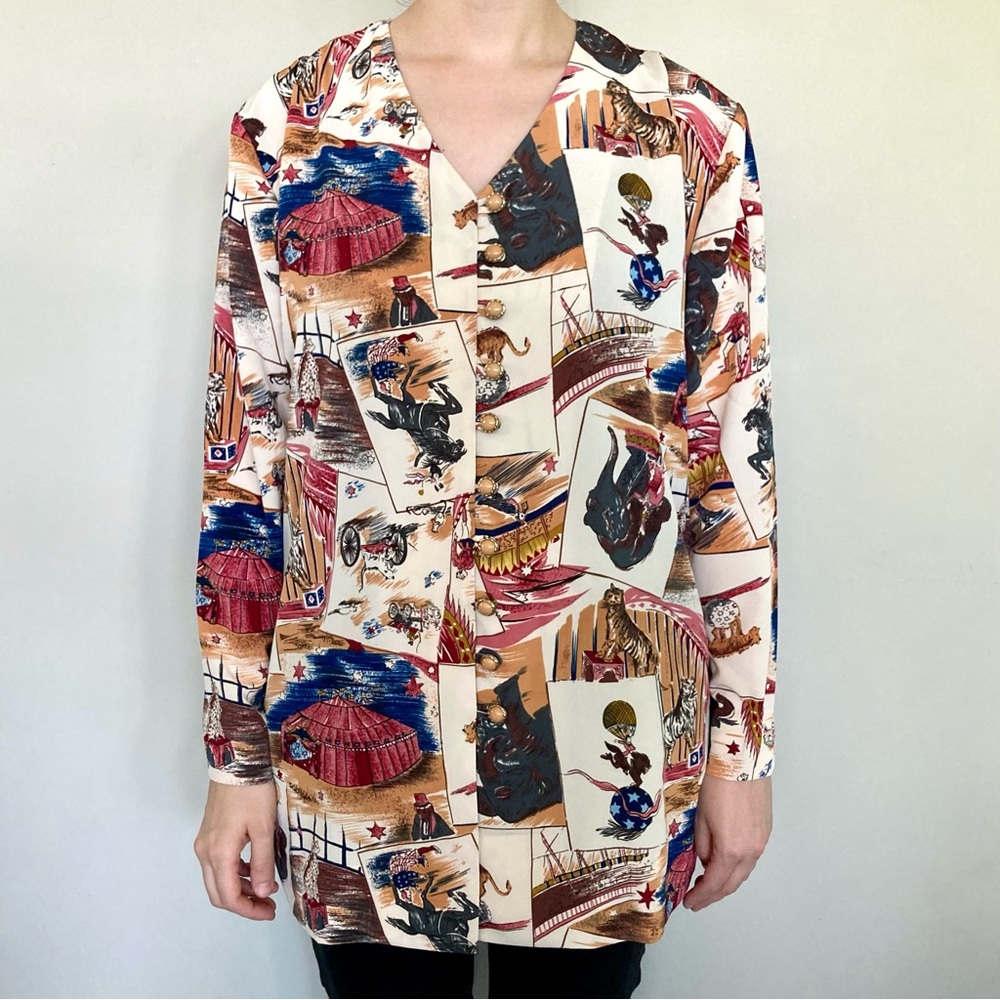 Vintage Maccine circus animal patterned blouse. ❤️